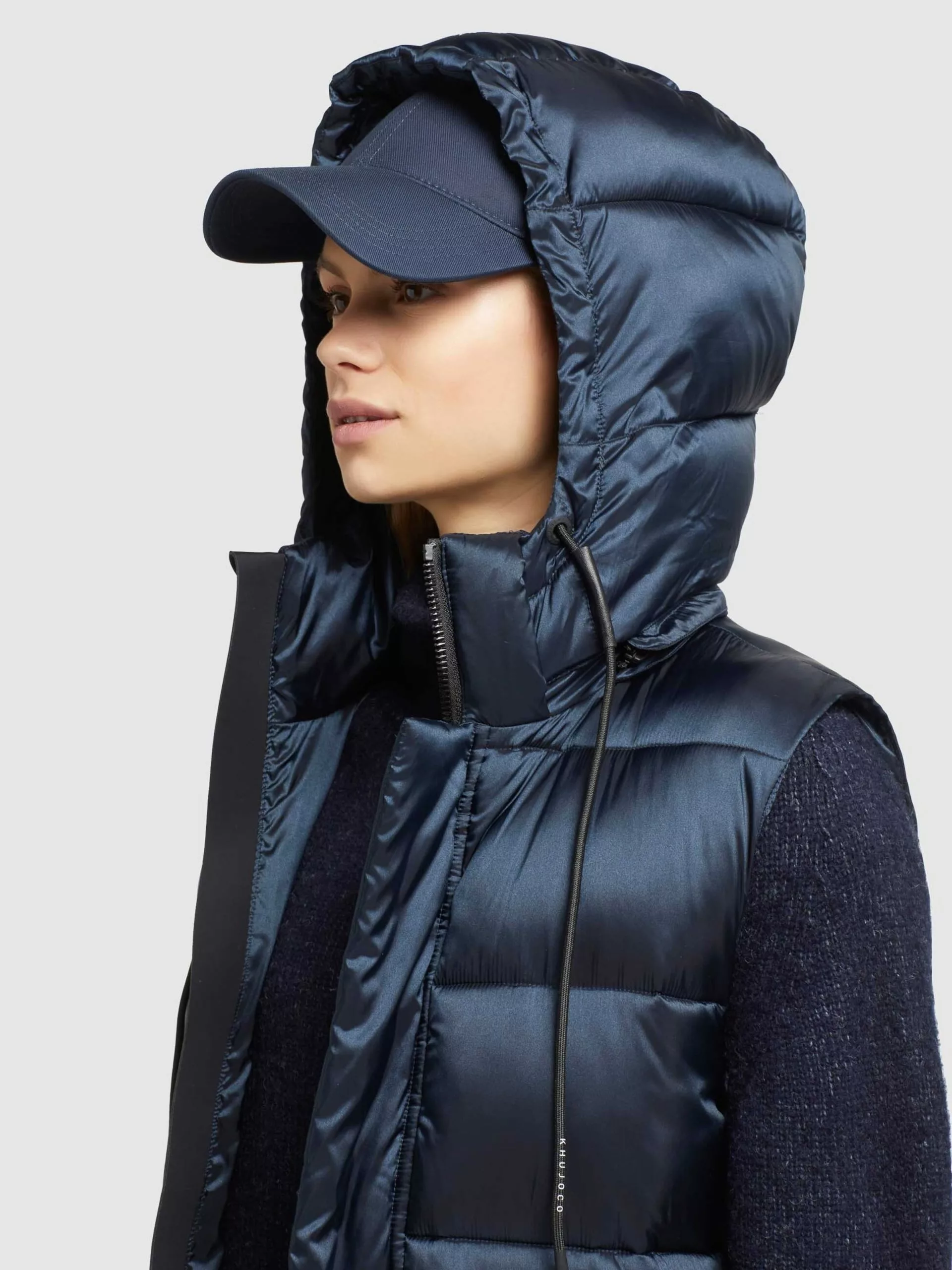 Khujo Vestes Sans Manches Gilet Tourin Femme Bleu Marine 9 Khujo Vestes Sans Manches Gilet Tourin Femme Bleu Marine – Image 7